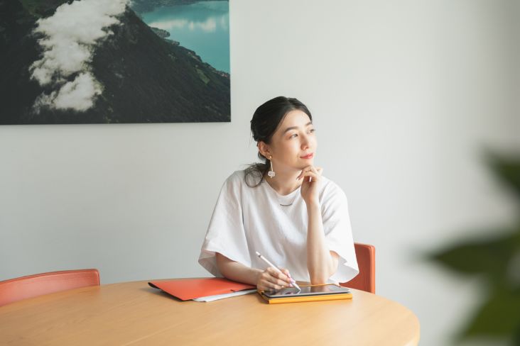 Should I stay or should I go? Image licensed via Adobe Stock